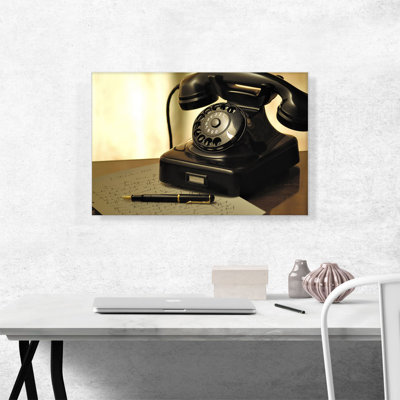 " Old Telephone "
