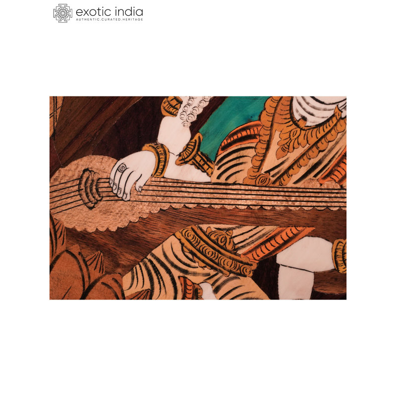 Panneau en bois de saraswati fabriqué à la main de 31 pouces avec incrustation de monsore, art mural spirituel pour le savoir et les arts