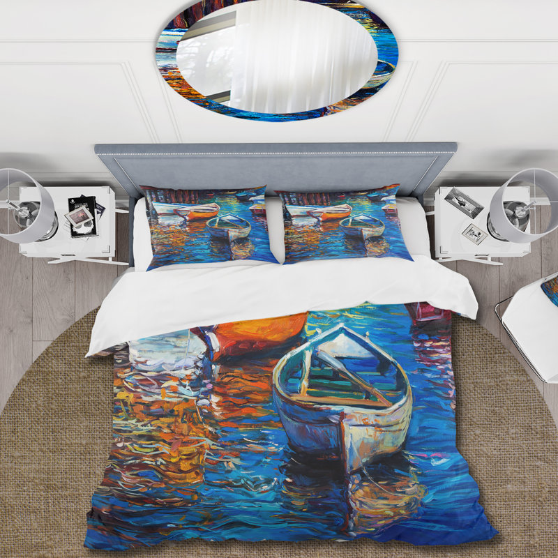 Bateaux qui se reposent sur l'eau pendant un coucher de soleil chaud - ensemble de housse de couette nautique - microfibre de polyester