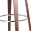 Élégant tabouret de bar pivotant avec structure en bois cintré et repose-pieds chromé, offrant confort et élégance.