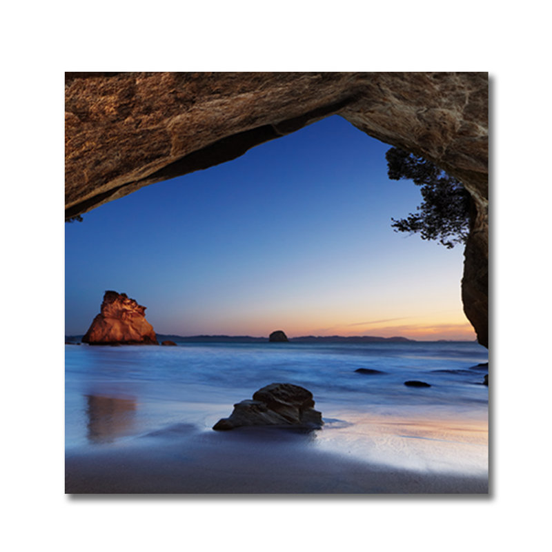 «Coastal Cave» par Decorumby - photographie sans cadre, H 36 po x l 36 po x P 1,5 po, Aluminium