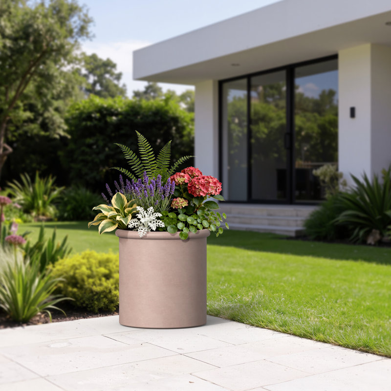 Pot à fleurs en béton