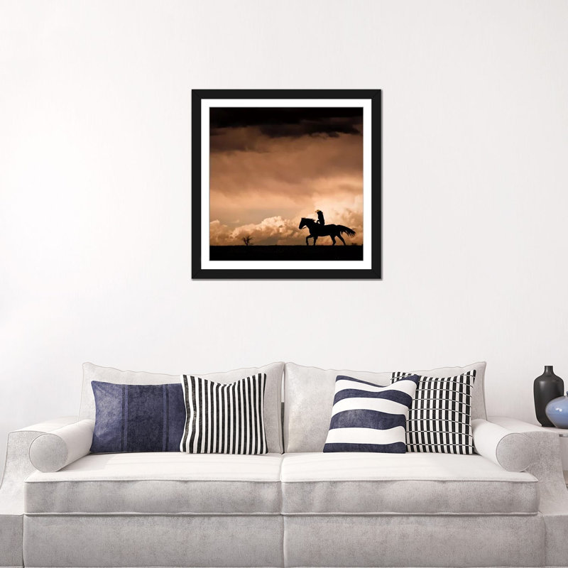« ballarding the storm #2 » par dan, reproduction de photo sur cava, H 24 po x l 24 po x P 1 po, Papier d'art encadré noir