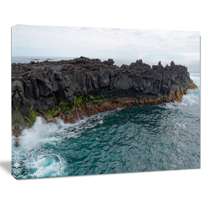 «Rocky Coast with Moss in Azores», reproduction de photo sur toile tendue, H 20 po x l 20 po x P 1 po
