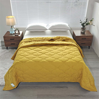 Yellow Cooling Summer Quilt, 40x60 Inch Cotton Breathable Lightweight Blanket for Hot Sleepers