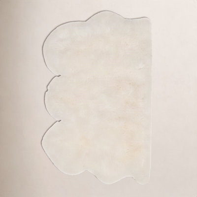 Mera White Handmade Sheepskin Rug