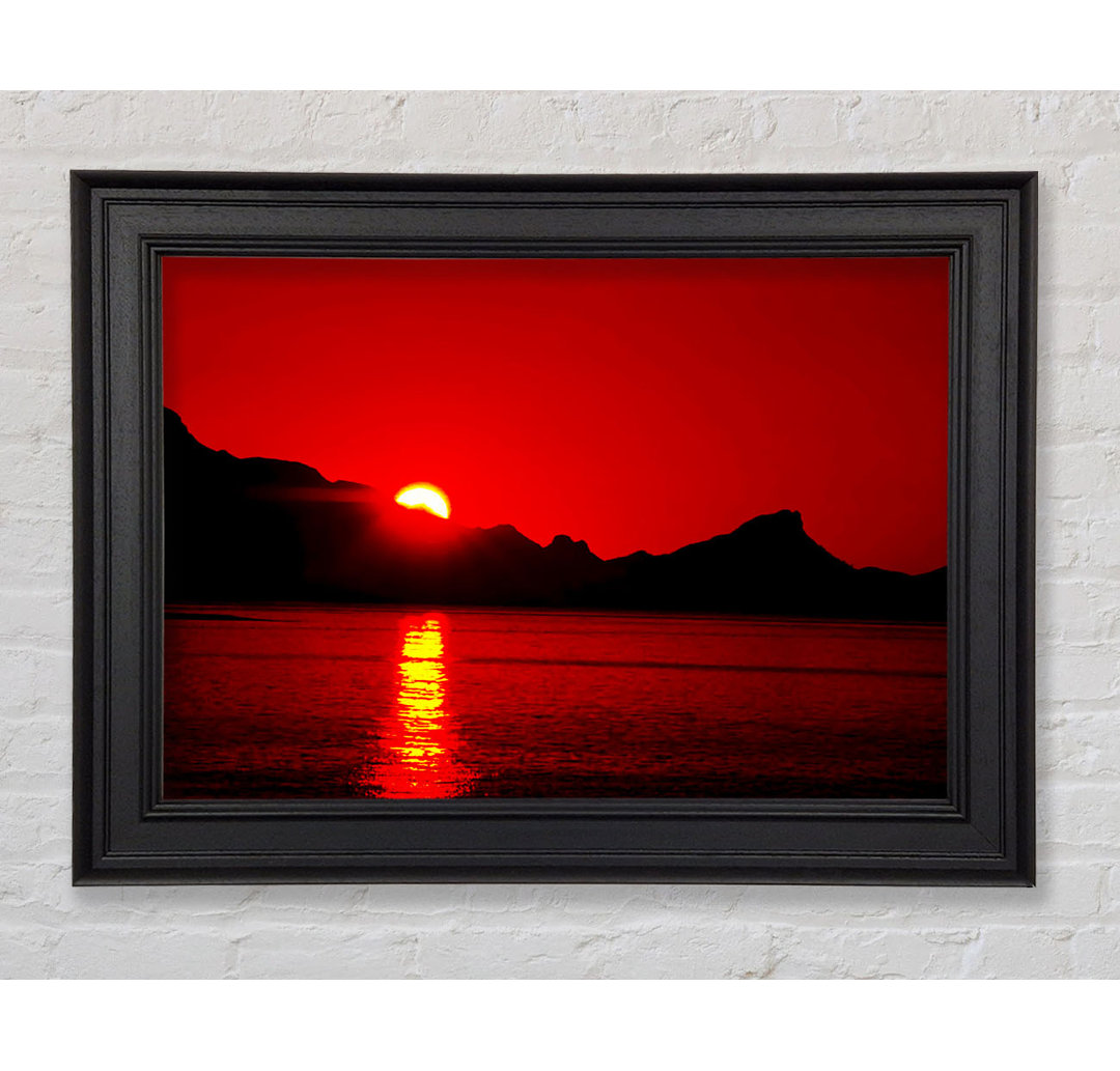 Vibrant Red Ocean Sunset Gerahmter Druck Wandkunst