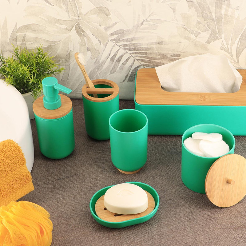 Padang Soap and Lotion Dispenser with Bamboo, Vert Caraïbes