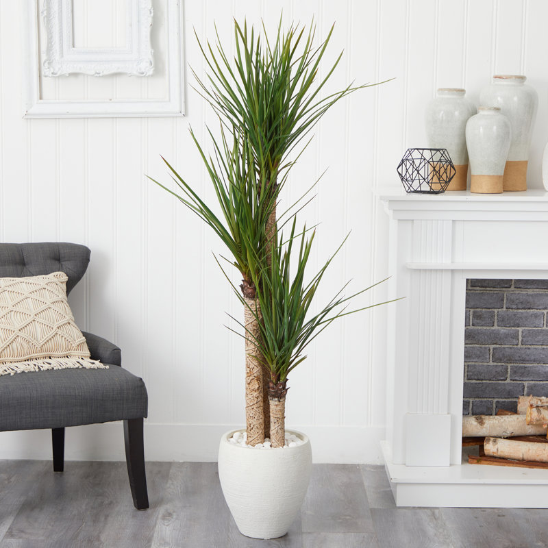 Yucca artificiel 54 po en pot