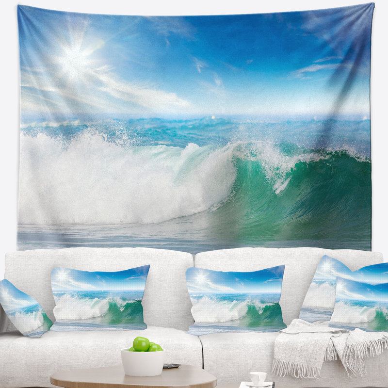 Seascape blanc et ondes bleues sous soleil tapisserie, H 32 po x l 39 po
