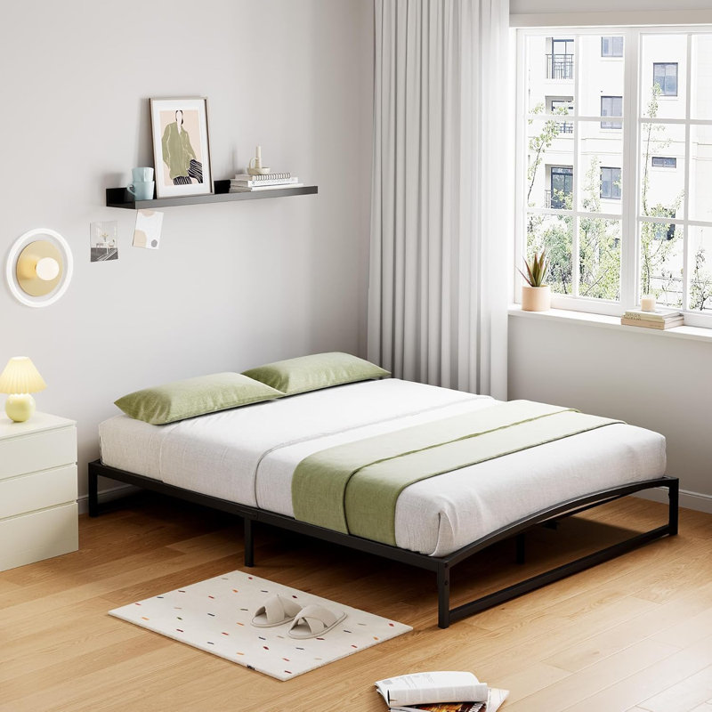 Base de lit basse pleine grandeur - plateforme en métal robuste de 10 pouces, sommier à matelas, aucun sommier requis, silencieux, antidérapant, assemblage facile