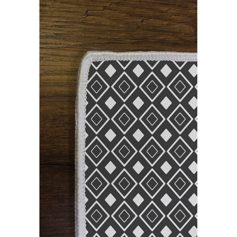 Tapis géométrique en polyester tissé à la machine en noir et blanc, Rectangle 3 pi 3 po x 4 pi 11 po