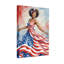 Portrait de femme à la mode avec drapeau américain-218271583