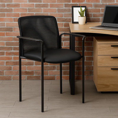 Fauteuil d'invité Vayu, filet noir et vinyle, structure en acier empilable