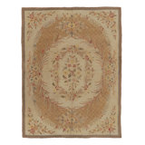 Antique 20Th Century Hooked Rug In Gold With Floral Wreath Design - Rug & Kilim