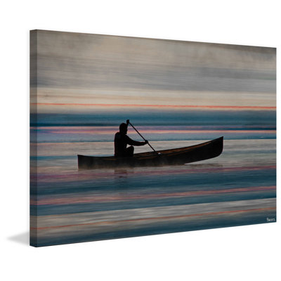 "canoë on lake" par parvez taj,, reproduction d’art sur toile tendue