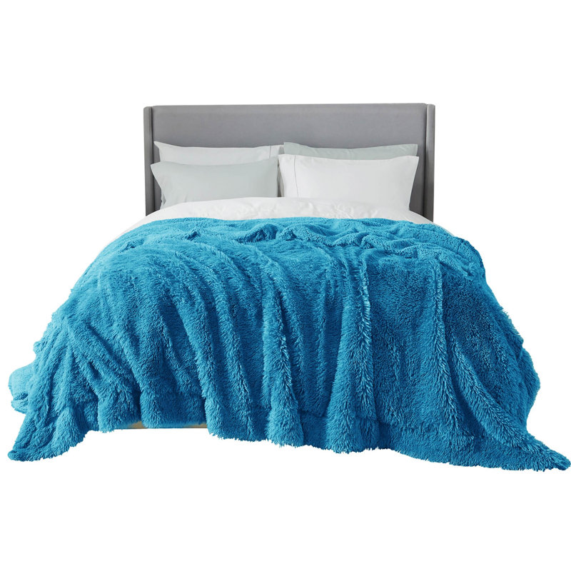 Couvertures en fausse fourrure Cozy Winter Collection, Bleu vif, L 90 po x L 90 po