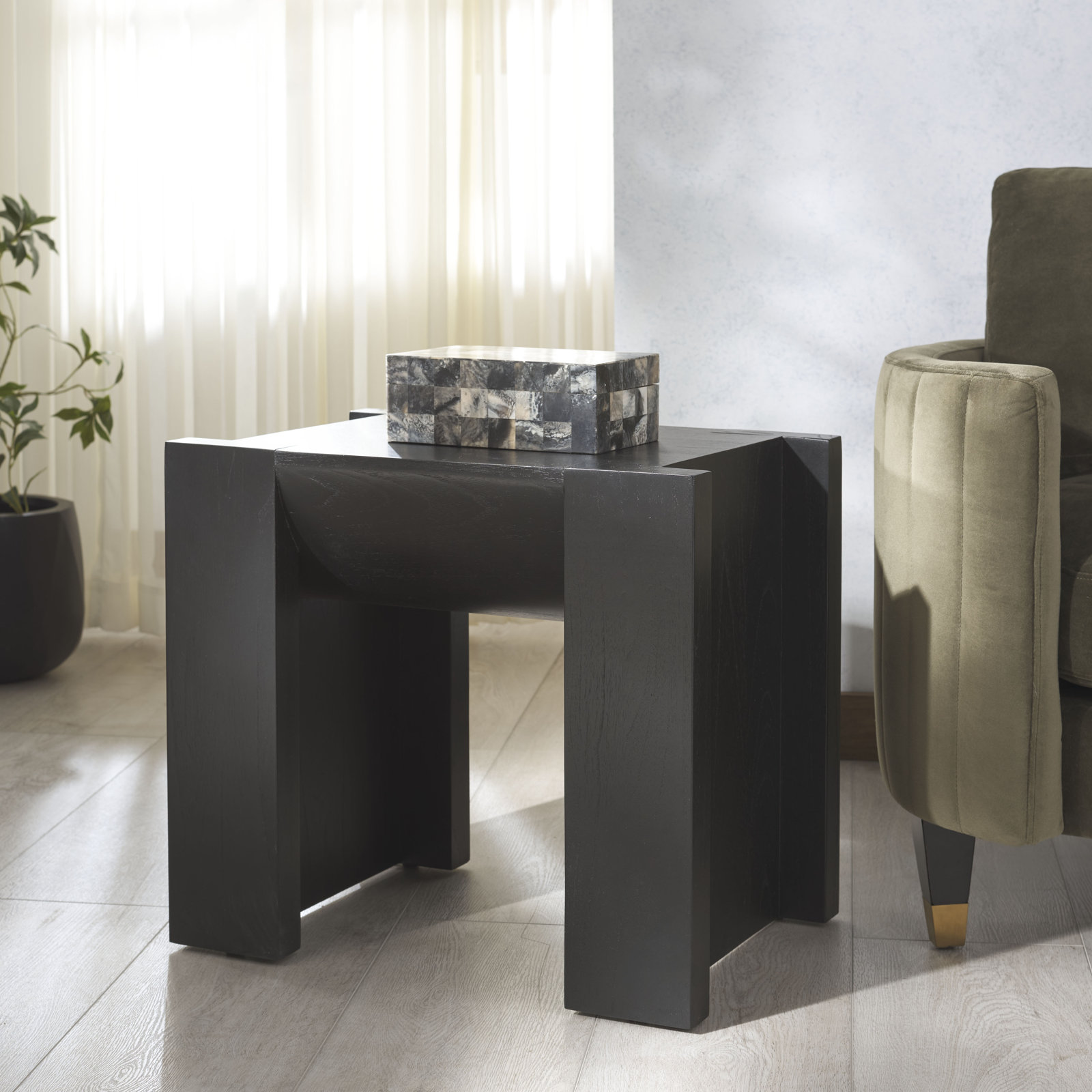 Ghavin 22" End Table, Black