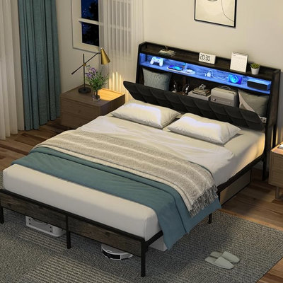 Cadre de lit double moderne avec tablettes de tête de lit ergonomiques, éclairage à DEL pour une chambre personnalisée, ports de chargement et rangement inférieur. Cadre en métal, ambiance de revêtement en lin