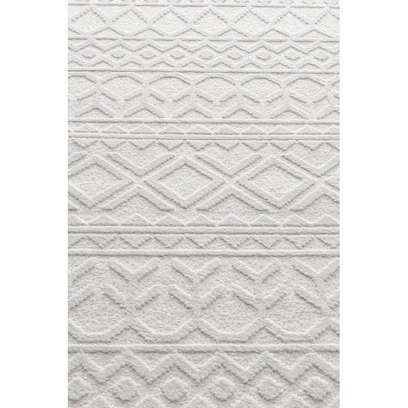 Dighton Machine Made Indoor / Outdoor Area Rug, Rectangle 6'6.7" x 9'10.1"