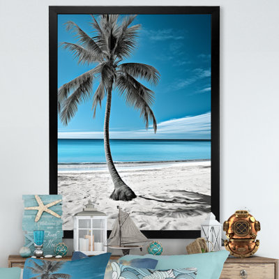 "Demeter Turquoise and Grey Monochome Beach Photo II", photographie sur toile