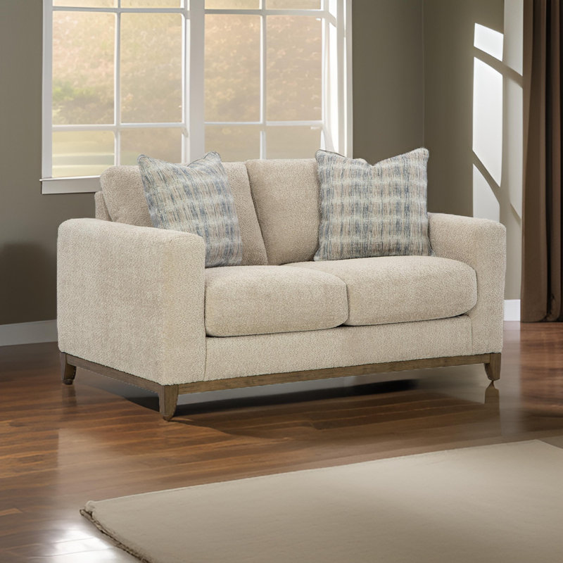 Causeuse Chesleigh 67 po avec 2 coussins décoratifs, revêtement en polyester beige