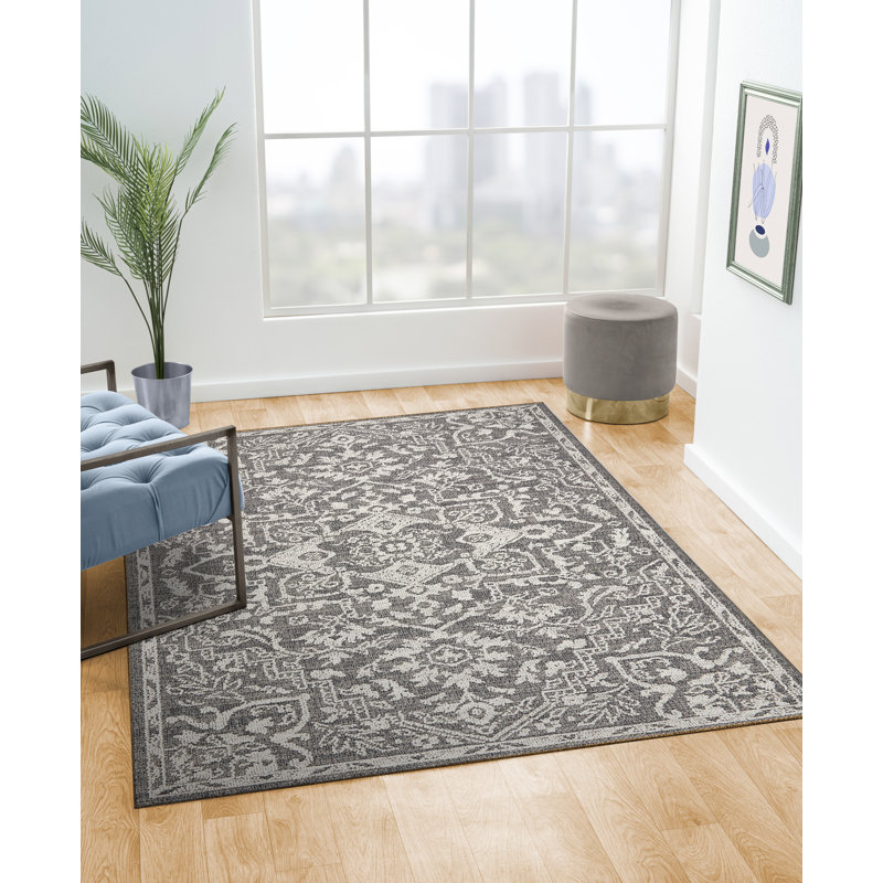 Mcfall Polypropylene Indoor/Outdoor Rug, Rectangle 5'3" x 7'3"