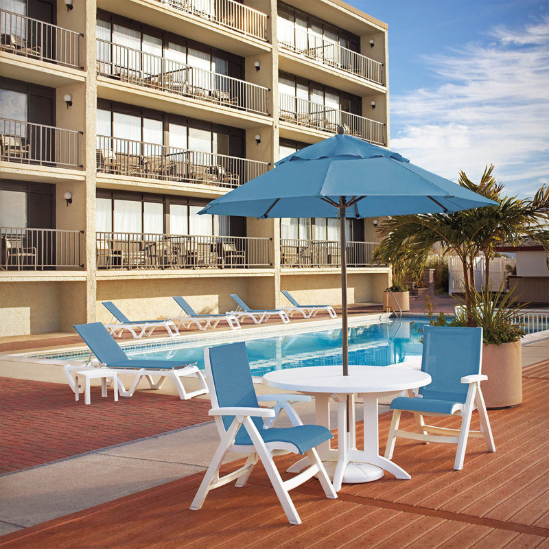 Grosfillex Jamaica Beach Adjustable Sling Chaise, Light Blue/White