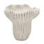 Jardinière décorative de 9,3 x 9 x 8,7 po en sable et ciment corail, aspect beige texturé, style strié vertical pour les plantes grasses présentant une couleur intérieure patinée, texture d'herbes