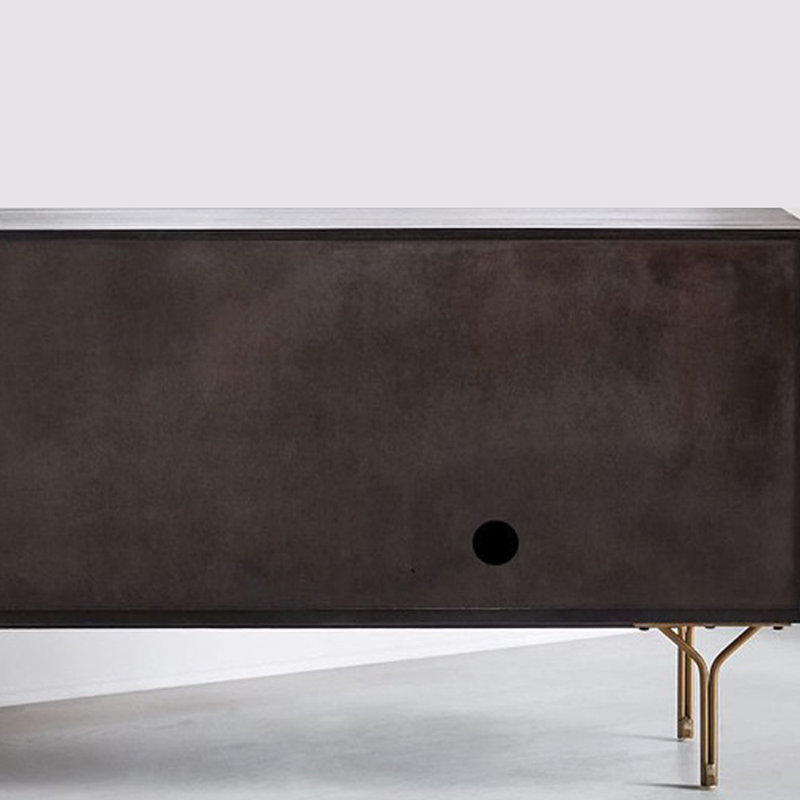 Buffet rétro en bois à géométrie sculptée