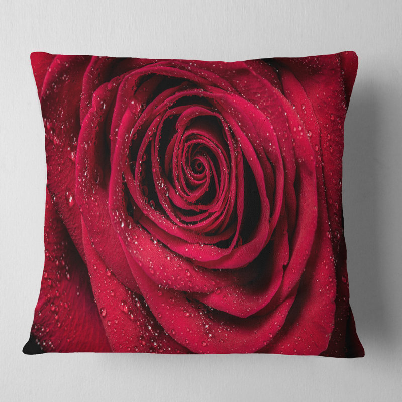 Coussin floral avec gouttelettes de pluie de roses, 16 po x 1 po, Coussin décoratif
