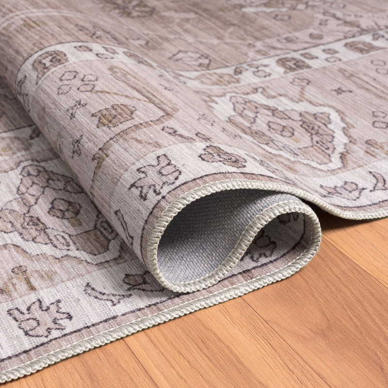 Ladamion Oriental Indoor Rug, Rectangle 4' x 6'
