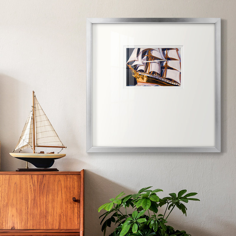 Golden Shippemium, reproduction encadrée, L 21 po x H 21 po, Papier avec cadre noir
