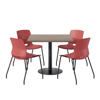 Ensemble repas pour 4 personnes à hauteur de bar