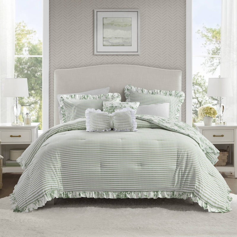 Adele Green 5-Piece Full/Queen Comforter Set with Decorative Pillows, Full/Queen Comforter + 4 Additional Pieces, Green