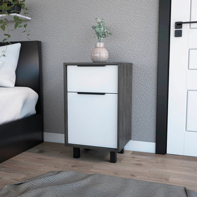 Table de chevet, un tiroir, une armoire