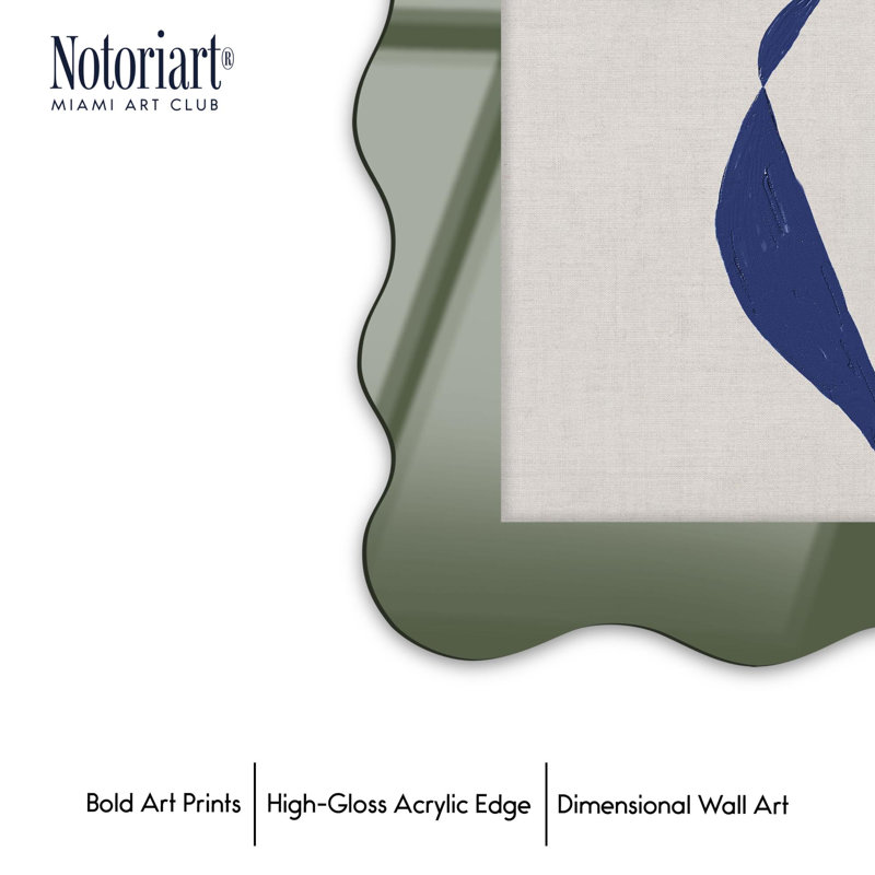 Cadre mural Moon Chassing Acrylique par NOTORIART, Olive, H 39,5 po x l 27,5 po, Courbée