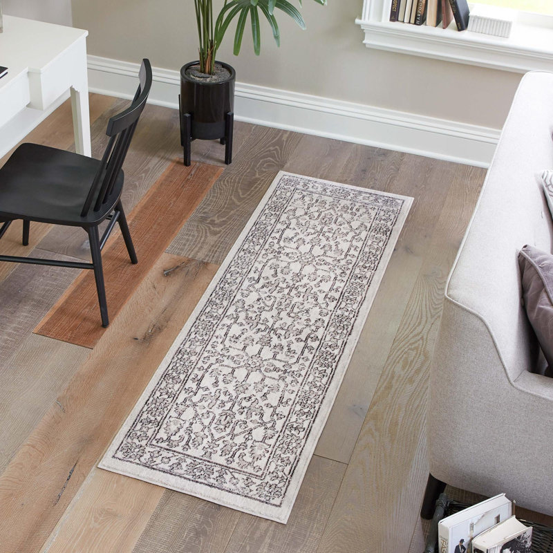 Tapis traditionnel gris foncé ivoire, Tapis de couloir 2 pi x 6 pi
