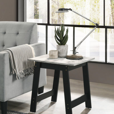 Table de bout noire 19 po avec finition en faux marbre