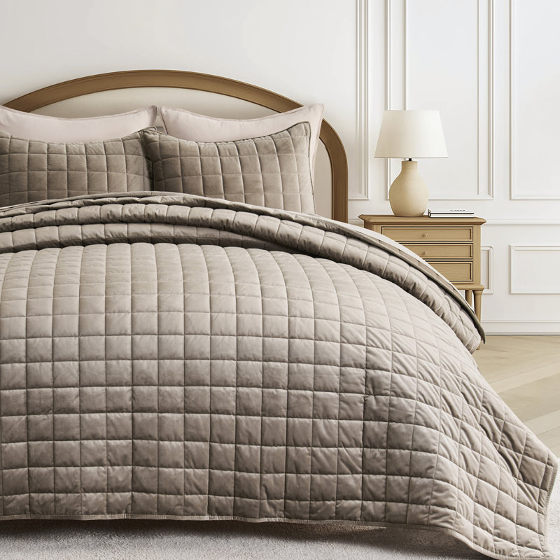 Box Stitch PearlVelvet Quilt set, Mocha Brown, King Quilt + 2 King Shams