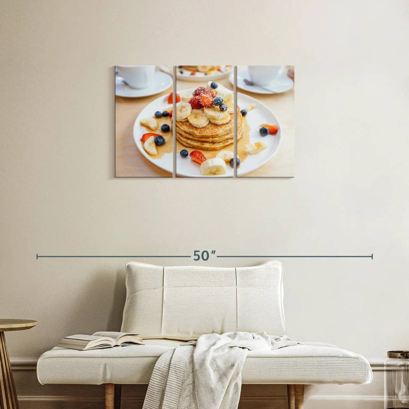 Crêpes à la banane et aux baies, H 20 po x l 33 po