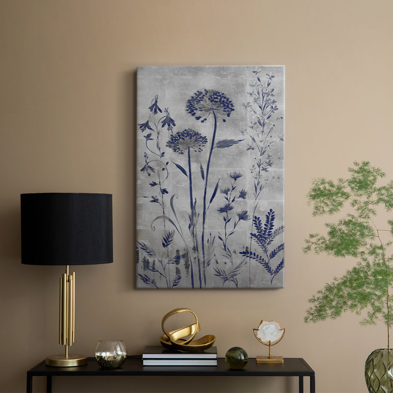 «Silver Botanicals II V30», reproduction d'art encadrée sur mesure, H 27 po x l 18 po