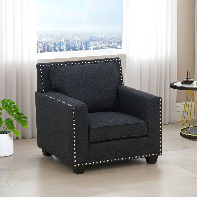 Chaise à garniture cloutée en lin noir
