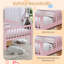 Lit plateforme rose simple avec garde-corps, tête de lit et tiroirs de rangement, cadre de chambre d'enfant-880659770