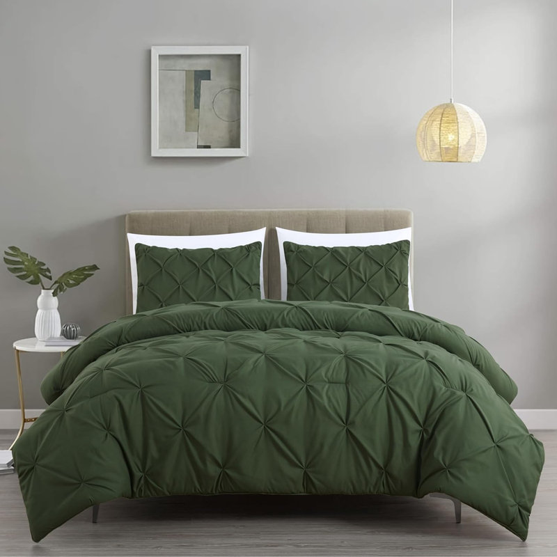 Berlin Pintuck Microfiber 3-Piece Comforter Set, Queen Comforter + 2 Standard Shams, Forest Green