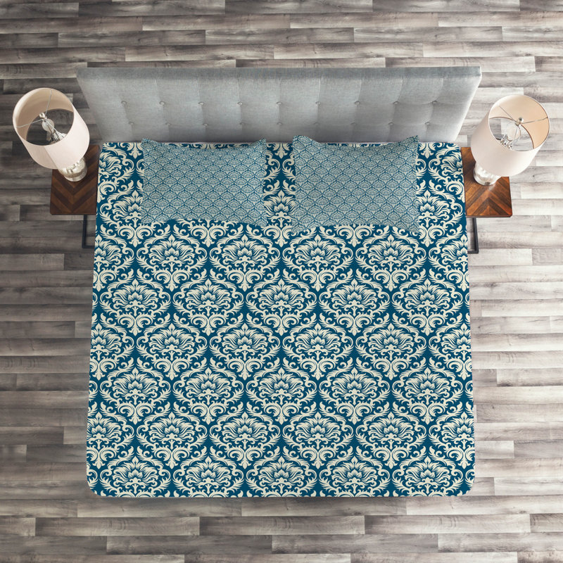 Motifs Polyester Damask Coverlet