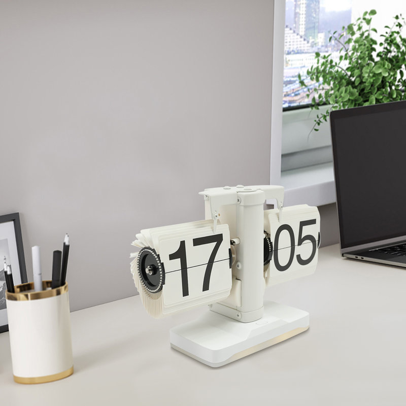 Modern & Contemporary Numerical Quartz Movement / Crystal Tabletop Clock, White