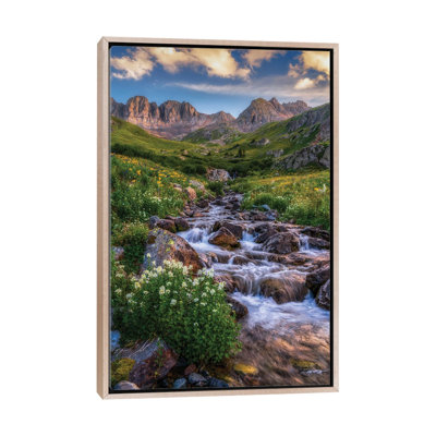 «Beautiful Creek Flowing American Basin - San Juan Mountains Colorado Summer Scenery», reproduction d'art sur toile encadrée
