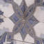 Carreau décoratif surdimensionné mural 48 po x 48 po, pour chaque emplacement. Entrée raffinée bleue. Fabriqué à partir de panneaux décoratifs carrés de 48 po de largeur et de différentes pièces. Ornement décoratif. 100%
