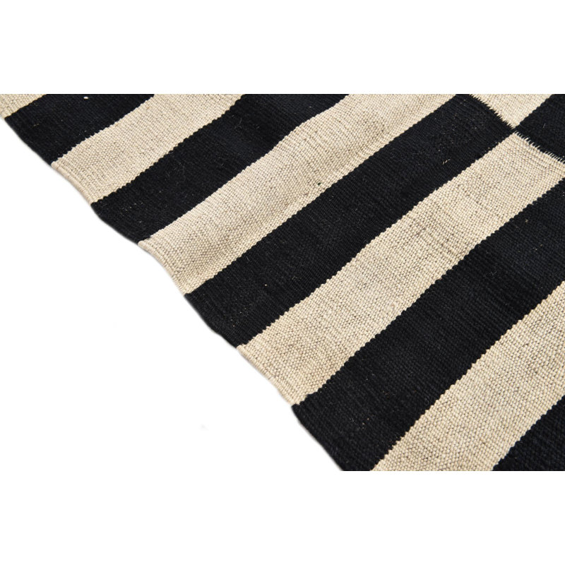 Tapis noir et blanc Ohlson